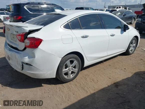 ✅ 2018 Chevrolet Cruze Premier • VIN: 1G1BF5SM6J7196810 • Lot: 43345327. Wystawiony na IAAI z przebiegiem 117 661 mil. Bezpłatny archiwum sprzedaży aukcyjnych z USA i szczegółowy raport historii pojazdu na DreamBid. Zdjęcie 4.