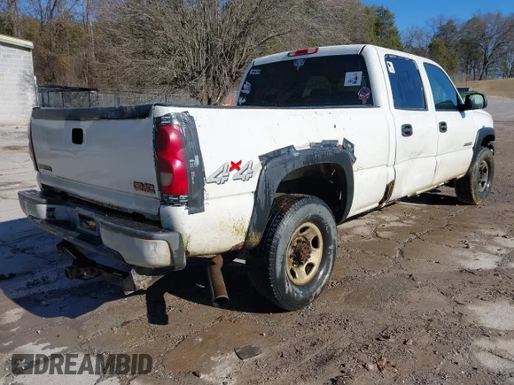 ✅ 2006 Chevrolet Silverado 2500HD LT3 • VIN: 1GCHK23U16F184586 • Lot: 43926881. Wystawiony na IAAI z przebiegiem 234 738 mil. Bezpłatny archiwum sprzedaży aukcyjnych z USA i szczegółowy raport historii pojazdu na DreamBid. Zdjęcie 4.