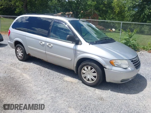 ✅ 2007 Chrysler Town & Country Touring • VIN: 2A4GP54LX7R197913 • Лот: 45376758. Опубликован ранее на IAAI с пробегом 153 889 миль. Бесплатный доступ к архиву аукционных продаж из США и подробный отчёт об истории автомобиля на DreamBid. Изображение 1.
