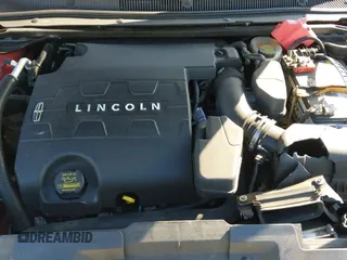 ✅ 2013 Lincoln MKS • VIN: 1LNHL9EK3DG610718 • Lot: 43094287. Wystawiony na IAAI z przebiegiem 138 356 mil. Bezpłatny archiwum sprzedaży aukcyjnych z USA i szczegółowy raport historii pojazdu na DreamBid. Zdjęcie 19.