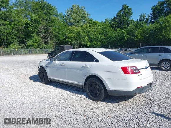 ✅ 2013 Ford Police Interceptor • VIN: 1FAHP2L82DG105783 • Лот: 45028133. Опубліковано раніше на IAAI з пробігом 170 577 миль. Безкоштовний доступ до архіву аукціонних продажів зі США та докладний звіт про історію автомобіля на DreamBid. Зображення 3.