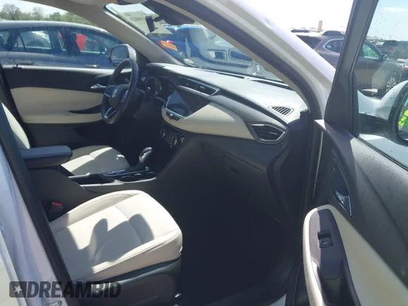 ✅ 2021 Buick Encore GX Preferred • VIN: KL4MMCSL6MB127838 • Лот: 41998826. Опубліковано раніше на IAAI з пробігом 15 632 миль. Безкоштовний доступ до архіву аукціонних продажів зі США та докладний звіт про історію автомобіля на DreamBid. Зображення 5.