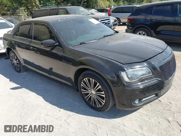 ✅ 2013 Chrysler 300 S • VIN: 2C3CCAGG9DH567441 • Лот: 43212187. Опубліковано раніше на IAAI з пробігом 188 740 миль. Безкоштовний доступ до архіву аукціонних продажів зі США та докладний звіт про історію автомобіля на DreamBid. Зображення 1.