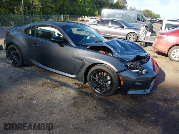 ✅ 2025 Toyota 86 Premium • VIN: JF1ZNBE14S8759718 • Лот: 44839306. Опубликован ранее на IAAI с пробегом 7 635 миль. Бесплатный доступ к архиву аукционных продаж из США и подробный отчёт об истории автомобиля на DreamBid. Изображение 1.