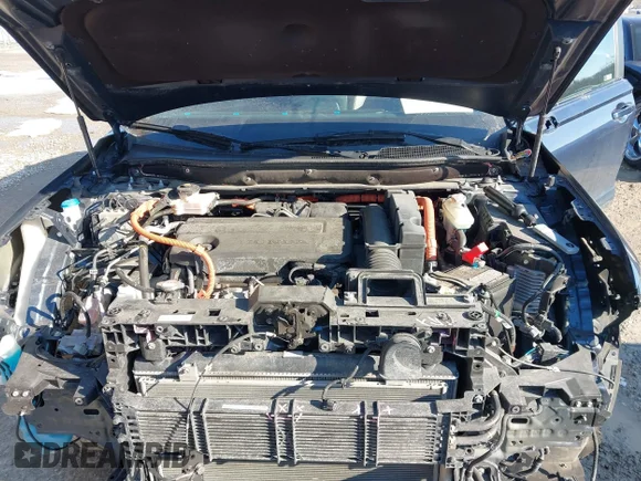 ✅ 2024 Honda CR-V Sport Touring • VIN: 7FARS6H90RE048916 • Lot: 44386578. Wystawiony na IAAI z przebiegiem 30 984 mil. Bezpłatny archiwum sprzedaży aukcyjnych z USA i szczegółowy raport historii pojazdu na DreamBid. Zdjęcie 10.