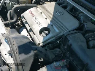 ✅ 2002 Lexus ES 300 • VIN: JTHBF30G025033123 • Lot: 42978913. Wystawiony na IAAI z przebiegiem 312 122 mil. Bezpłatny archiwum sprzedaży aukcyjnych z USA i szczegółowy raport historii pojazdu na DreamBid. Zdjęcie 13.