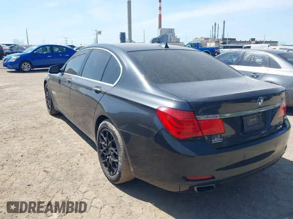 ✅ 2010 BMW 7 Series 750i xDrive • VIN: WBAKC6C59AC393357 • Lot: 42139412. Wystawiony na IAAI z przebiegiem 103 067 mil. Bezpłatny archiwum sprzedaży aukcyjnych z USA i szczegółowy raport historii pojazdu na DreamBid. Zdjęcie 3.
