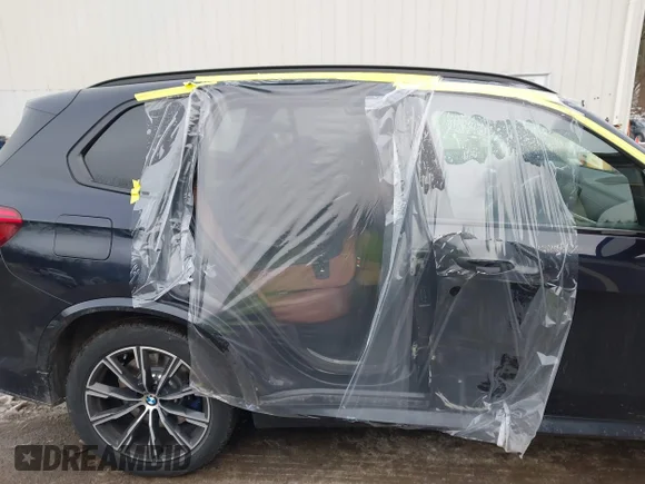 ✅ 2019 BMW X5 xDrive50i • VIN: 5UXJU2C50KLB15471 • Лот: 44133454. Опубліковано раніше на IAAI з пробігом 34 559 миль. Безкоштовний доступ до архіву аукціонних продажів зі США та докладний звіт про історію автомобіля на DreamBid. Зображення 6.