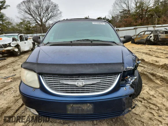 ✅ 2001 Chrysler Town & Country LXi • VIN: 2C8GT54L51R266045 • Lot: 77744675. Wystawiony na Copart z przebiegiem 238 716 mil. Bezpłatny archiwum sprzedaży aukcyjnych z USA i szczegółowy raport historii pojazdu na DreamBid. Zdjęcie 5.