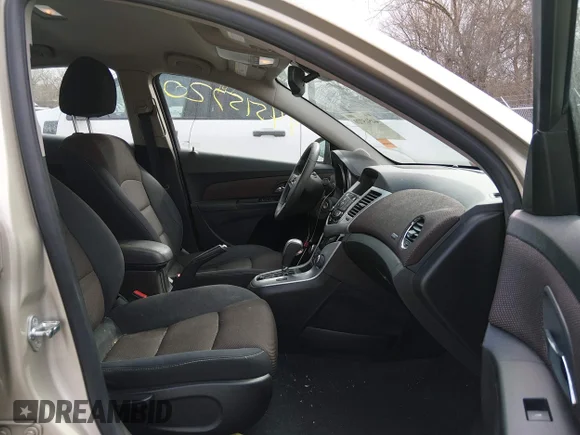 ✅ 2016 Chevrolet Cruze LT • VIN: 1G1PE5SB6G7206574 • Лот: 44515720. Опубліковано раніше на IAAI з пробігом 123 162 миль. Безкоштовний доступ до архіву аукціонних продажів зі США та докладний звіт про історію автомобіля на DreamBid. Зображення 5.