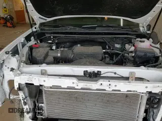 ✅ 2025 Chevrolet Silverado 2500HD • VIN: 1GC5KLE79SF270822 • Lot: 71915315. Wystawiony na Copart z przebiegiem 6 787 mil. Bezpłatny archiwum sprzedaży aukcyjnych z USA i szczegółowy raport historii pojazdu na DreamBid. Zdjęcie 13.