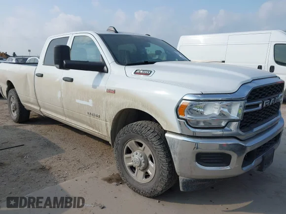 ✅ 2022 Ram 2500 Tradesman • VIN: 3C6UR4HJ5NG337737 • Лот: 42035351. Опубліковано раніше на IAAI з пробігом 111 473 миль. Безкоштовний доступ до архіву аукціонних продажів зі США та докладний звіт про історію автомобіля на DreamBid. Зображення 1.