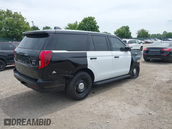 ✅ 2025 Ford Expedition XL • VIN: 1FMJU1G82SEA17457 • Lot: 45474945. Wystawiony na IAAI z przebiegiem 5 171 mil. Bezpłatny archiwum sprzedaży aukcyjnych z USA i szczegółowy raport historii pojazdu na DreamBid. Zdjęcie 4.