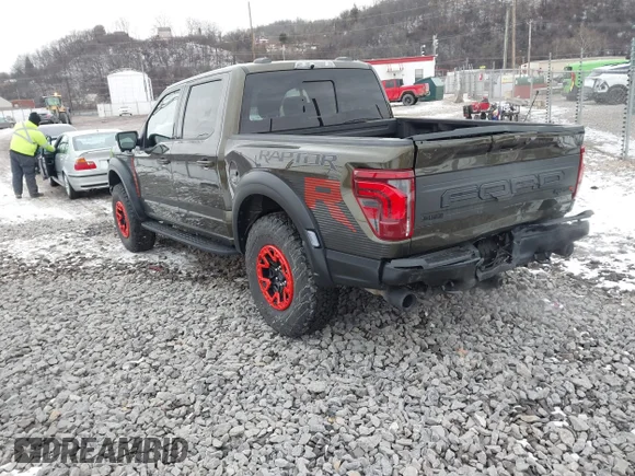 ✅ 2024 Ford F-150 Raptor • VIN: 1FTFW1RJ8RFB32928 • Lot: 44194791. Wystawiony na IAAI z przebiegiem 6 688 mil. Bezpłatny archiwum sprzedaży aukcyjnych z USA i szczegółowy raport historii pojazdu na DreamBid. Zdjęcie 3.