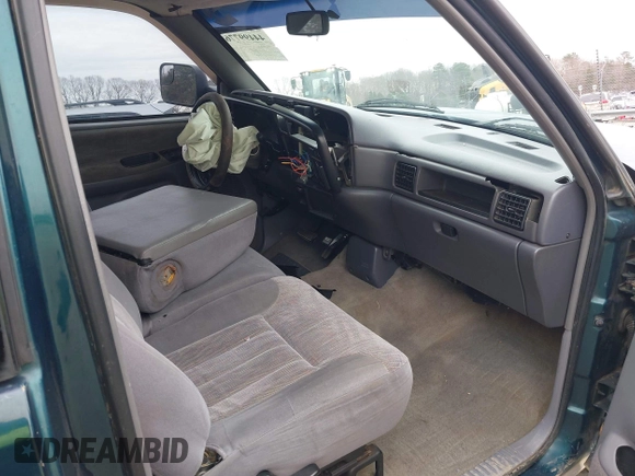 ✅ 1997 Dodge 2500 • VIN: 3B7KC23D3VM597966 • Lot: 44499776. Wystawiony na IAAI z przebiegiem 365 861 mil. Bezpłatny archiwum sprzedaży aukcyjnych z USA i szczegółowy raport historii pojazdu na DreamBid. Zdjęcie 5.