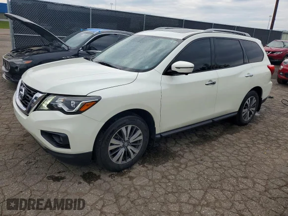 ✅ 2017 Nissan Pathfinder Platinum • VIN: 5N1DR2MM9HC653111 • Lot: 57726466. Wystawiony na Copart z przebiegiem 119 430 mil. Bezpłatny archiwum sprzedaży aukcyjnych z USA i szczegółowy raport historii pojazdu na DreamBid. Zdjęcie 1.