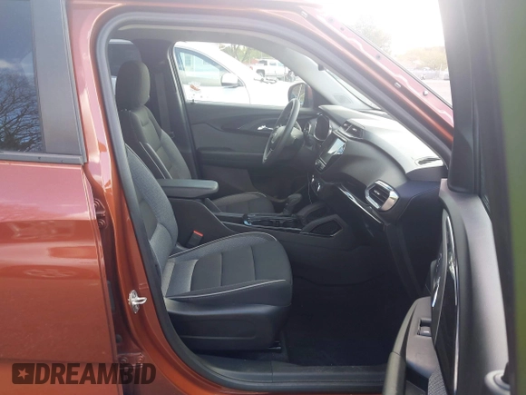 ✅ 2021 Chevrolet TrailBlazer LT • VIN: KL79MPS23MB119932 • Lot: 44905148. Wystawiony na IAAI z przebiegiem 85 539 mil. Bezpłatny archiwum sprzedaży aukcyjnych z USA i szczegółowy raport historii pojazdu na DreamBid. Zdjęcie 5.