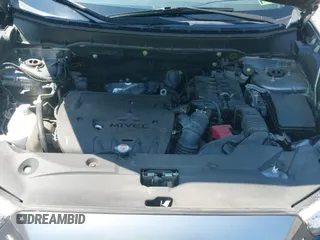 ✅ 2018 Mitsubishi Outlander ES • VIN: JA4AP3AU8JZ006090 • Lot: 42656423. Wystawiony na IAAI z przebiegiem 46 228 mil. Bezpłatny archiwum sprzedaży aukcyjnych z USA i szczegółowy raport historii pojazdu na DreamBid. Zdjęcie 19.