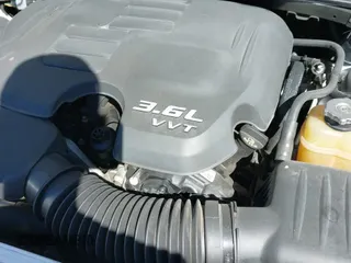 ✅ 2014 Dodge Challenger SXT • VIN: 2C3CDYAG4EH179954 • Lot: 41596676. Wystawiony na IAAI z przebiegiem Nie podano. Bezpłatny archiwum sprzedaży aukcyjnych z USA i szczegółowy raport historii pojazdu na DreamBid. Zdjęcie 18.