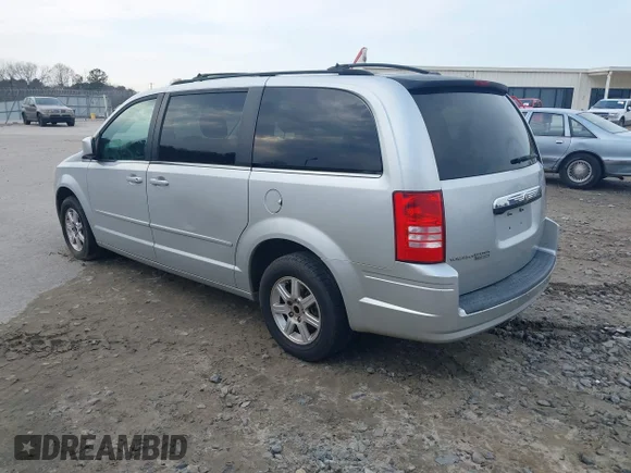 ✅ 2008 Chrysler Town & Country Touring • VIN: 2A8HR54P98R720226 • Lot: 44288284. Wystawiony na IAAI z przebiegiem 190 728 mil. Bezpłatny archiwum sprzedaży aukcyjnych z USA i szczegółowy raport historii pojazdu na DreamBid. Zdjęcie 3.