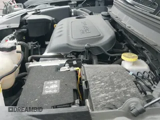 ✅ 2021 Jeep Cherokee Latitude Plus • VIN: 1C4PJMLB4MD101492 • Lot: 42426027. Wystawiony na IAAI z przebiegiem 22 856 mil. Bezpłatny archiwum sprzedaży aukcyjnych z USA i szczegółowy raport historii pojazdu na DreamBid. Zdjęcie 19.