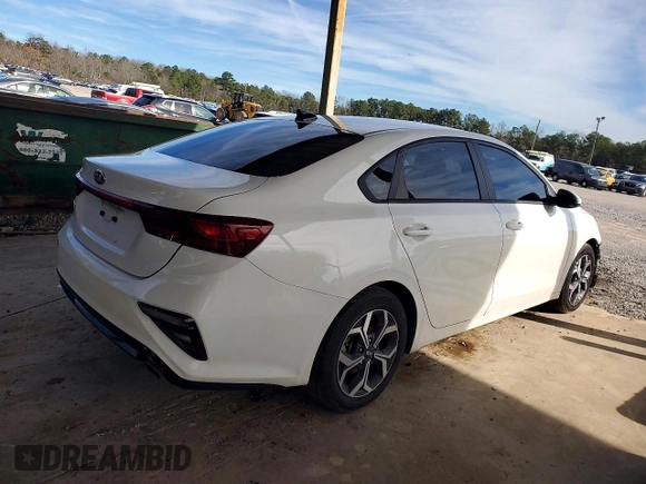 ✅ 2021 Kia Forte LXS • VIN: 3KPF24AD0ME329422 • Lot: 99788945. Wystawiony na Copart z przebiegiem 82 889 mil. Bezpłatny archiwum sprzedaży aukcyjnych z USA i szczegółowy raport historii pojazdu na DreamBid. Zdjęcie 3.