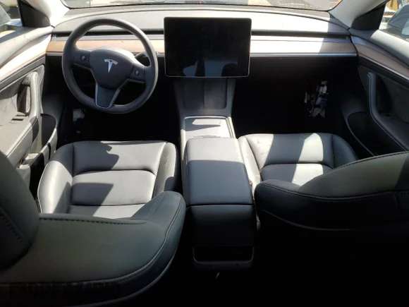 ✅ 2023 Tesla Model 3 Long Range • VIN: 5YJ3E1EB4PF658897 • Lot: 52934724. Wystawiony na Copart z przebiegiem 11 151 mil. Bezpłatny archiwum sprzedaży aukcyjnych z USA i szczegółowy raport historii pojazdu na DreamBid. Zdjęcie 8.