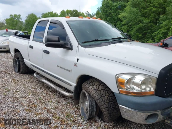 ✅ 2003 Dodge 3500 ST • VIN: 3D7LU38C83G835271 • Lot: 42212165. Wystawiony na IAAI z przebiegiem 283 782 mil. Bezpłatny archiwum sprzedaży aukcyjnych z USA i szczegółowy raport historii pojazdu na DreamBid. Zdjęcie 1.