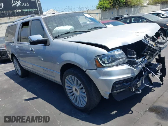 ✅ 2016 Lincoln Navigator Select • VIN: 5LMJJ3HT2GEL04826 • Lot: 42883593. Wystawiony na IAAI z przebiegiem 56 830 mil. Bezpłatny archiwum sprzedaży aukcyjnych z USA i szczegółowy raport historii pojazdu na DreamBid. Zdjęcie 1.