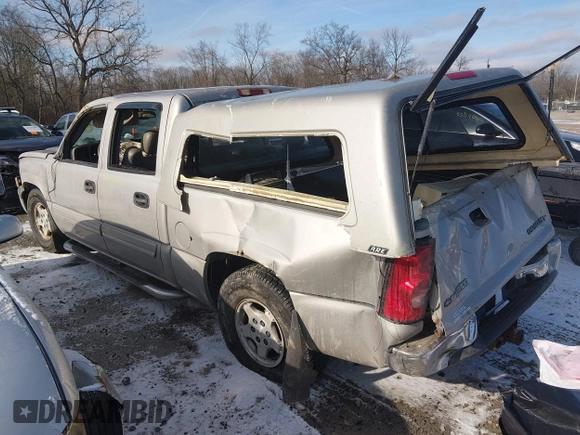 ✅ 2004 Chevrolet Silverado 1500 LS • VIN: 2GCEC13T741384300 • Lot: 44066730. Wystawiony na IAAI z przebiegiem 248 665 mil. Bezpłatny archiwum sprzedaży aukcyjnych z USA i szczegółowy raport historii pojazdu na DreamBid. Zdjęcie 3.