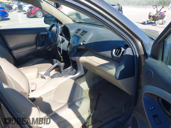 ✅ 2011 Toyota RAV4 Limited • VIN: 2T3DK4DV7BW063488 • Lot: 45313502. Listed on IAAI with 221,208 mi. Free auction sales archive from the USA and detailed vehicle history report at DreamBid. Image 5.