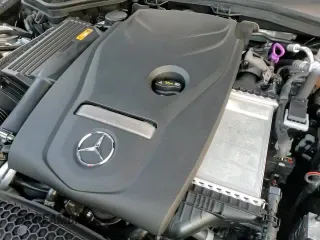 ✅ 2020 Mercedes-Benz SLC 300 • VIN: W1KPK3JA0LF172375 • Lot: 83773774. Listed on Copart with 16,831 mi. Free auction sales archive from the USA and detailed vehicle history report at DreamBid. Image 13.