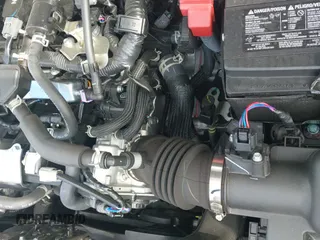 ✅ 2025 Nissan Versa SV • VIN: 3N1CN8EV4SL861241 • Lot: 43356325. Wystawiony na IAAI z przebiegiem 1 690 mil. Bezpłatny archiwum sprzedaży aukcyjnych z USA i szczegółowy raport historii pojazdu na DreamBid. Zdjęcie 18.