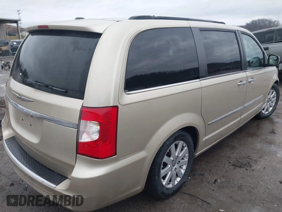 ✅ 2011 Chrysler Town & Country Touring L • VIN: 2A4RR8DG3BR605622 • Lot: 44004716. Wystawiony na IAAI z przebiegiem 114 681 mil. Bezpłatny archiwum sprzedaży aukcyjnych z USA i szczegółowy raport historii pojazdu na DreamBid. Zdjęcie 4.