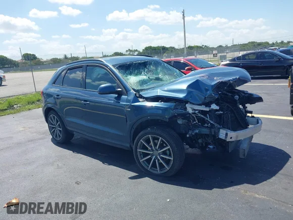 ✅ 2018 Audi Q3 Premium Plus • VIN: WA1JCCFSXJR007504 • Lot: 42871672. Wystawiony na IAAI z przebiegiem 63 243 mil. Bezpłatny archiwum sprzedaży aukcyjnych z USA i szczegółowy raport historii pojazdu na DreamBid. Zdjęcie 1.