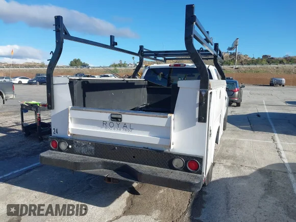 ✅ 2007 Chevrolet Silverado 1500 • VIN: 1GBHC29D37E134322 • Lot: 41794042. Wystawiony na IAAI z przebiegiem 206 020 mil. Bezpłatny archiwum sprzedaży aukcyjnych z USA i szczegółowy raport historii pojazdu na DreamBid. Zdjęcie 4.