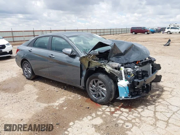 ✅ 2026 Hyundai Elantra Blue • VIN: KMHLM4DJ8TU191011 • Lot: 45222266. Wystawiony na IAAI z przebiegiem 7 962 mil. Bezpłatny archiwum sprzedaży aukcyjnych z USA i szczegółowy raport historii pojazdu na DreamBid. Zdjęcie 1.