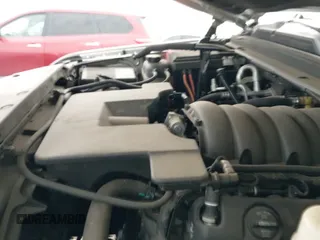 ✅ 2020 Chevrolet Suburban LT • VIN: 1GNSCHKC6LR265468 • Lot: 42042772. Wystawiony na IAAI z przebiegiem 113 335 mil. Bezpłatny archiwum sprzedaży aukcyjnych z USA i szczegółowy raport historii pojazdu na DreamBid. Zdjęcie 21.