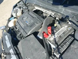 ✅ 2018 Volkswagen Golf R • VIN: WVWWF7AU7JW207907 • Lot: 43125084. Wystawiony na IAAI z przebiegiem 69 598 mil. Bezpłatny archiwum sprzedaży aukcyjnych z USA i szczegółowy raport historii pojazdu na DreamBid. Zdjęcie 19.