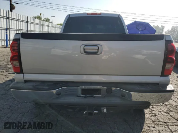 ✅ 2006 Chevrolet Silverado 2500HD LT1 • VIN: 1GCHC23276F127479 • Lot: 69343004. Wystawiony na Copart z przebiegiem Nie podano. Bezpłatny archiwum sprzedaży aukcyjnych z USA i szczegółowy raport historii pojazdu na DreamBid. Zdjęcie 6.