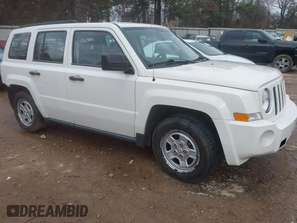 ✅ 2008 Jeep Patriot Sport • VIN: 1J8FT280X8D701921 • Lot: 41575159. Wystawiony na IAAI z przebiegiem 116 503 mil. Bezpłatny archiwum sprzedaży aukcyjnych z USA i szczegółowy raport historii pojazdu na DreamBid. Zdjęcie 1.