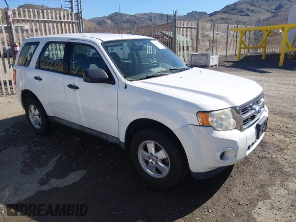 ✅ 2012 Ford Escape XLS • VIN: 1FMCU9C79CKB92974 • Lot: 45060453. Wystawiony na IAAI z przebiegiem 194 425 mil. Bezpłatny archiwum sprzedaży aukcyjnych z USA i szczegółowy raport historii pojazdu na DreamBid. Zdjęcie 1.