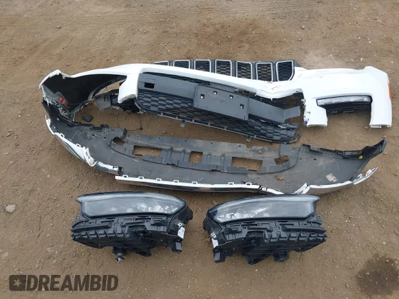 ✅ 2021 Jeep Grand Cherokee Limited • VIN: 1C4RJKBG1M8135697 • Lot: 43021032. Wystawiony na IAAI z przebiegiem 45 145 mil. Bezpłatny archiwum sprzedaży aukcyjnych z USA i szczegółowy raport historii pojazdu na DreamBid. Zdjęcie 12.