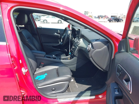 ✅ 2017 Mercedes-Benz GLA 250 • VIN: WDCTG4EB4HJ296473 • Lot: 43112816. Wystawiony na IAAI z przebiegiem 76 351 mil. Bezpłatny archiwum sprzedaży aukcyjnych z USA i szczegółowy raport historii pojazdu na DreamBid. Zdjęcie 5.