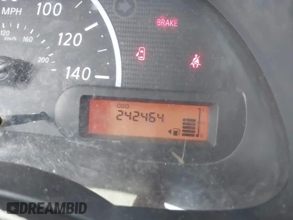✅ 2013 Nissan Versa S • VIN: 3N1CN7AP2DL895084 • Лот: 42904127. Опубликован ранее на IAAI с пробегом 242 464 миль. Бесплатный доступ к архиву аукционных продаж из США и подробный отчёт об истории автомобиля на DreamBid. Изображение 7.