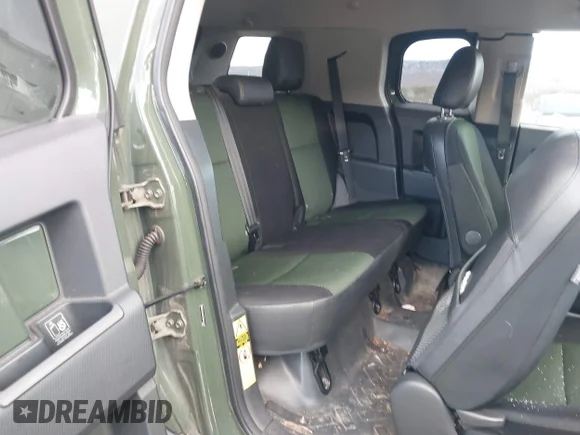 ✅ 2011 Toyota FJ Cruiser • VIN: JTEBU4BF2BK115269 • Lot: 43843556. Wystawiony na IAAI z przebiegiem 77 114 mil. Bezpłatny archiwum sprzedaży aukcyjnych z USA i szczegółowy raport historii pojazdu na DreamBid. Zdjęcie 8.