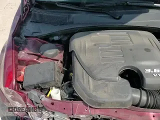 ✅ 2018 Chrysler 300 Touring L • VIN: 2C3CCAAG4JH201682 • Лот: 81271525. Опубликован ранее на Copart с пробегом 45 791 миль. Бесплатный доступ к архиву аукционных продаж из США и подробный отчёт об истории автомобиля на DreamBid. Изображение 17.