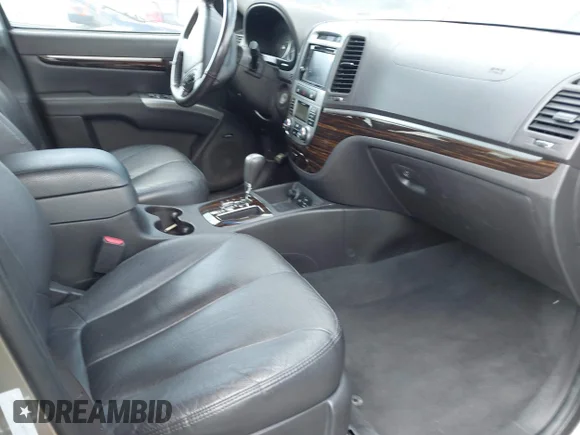 ✅ 2011 Hyundai Santa Fe Limited • VIN: 5XYZKDAGXBG081977 • Lot: 43146104. Wystawiony na IAAI z przebiegiem 94 353 mil. Bezpłatny archiwum sprzedaży aukcyjnych z USA i szczegółowy raport historii pojazdu na DreamBid. Zdjęcie 5.