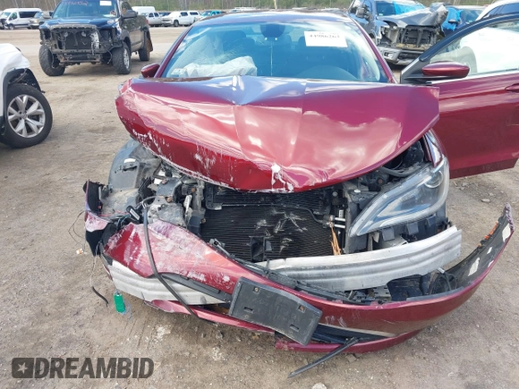 ✅ 2015 Chrysler 200 Limited • VIN: 1C3CCCABXFN749300 • Lot: 44986263. Wystawiony na IAAI z przebiegiem 114 825 mil. Bezpłatny archiwum sprzedaży aukcyjnych z USA i szczegółowy raport historii pojazdu na DreamBid. Zdjęcie 6.