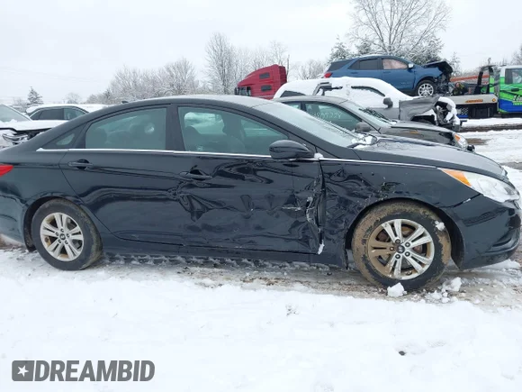 ✅ 2013 Hyundai Sonata GLS • VIN: 5NPEB4AC7DH784587 • Lot: 43819737. Wystawiony na IAAI z przebiegiem 114 126 mil. Bezpłatny archiwum sprzedaży aukcyjnych z USA i szczegółowy raport historii pojazdu na DreamBid. Zdjęcie 6.